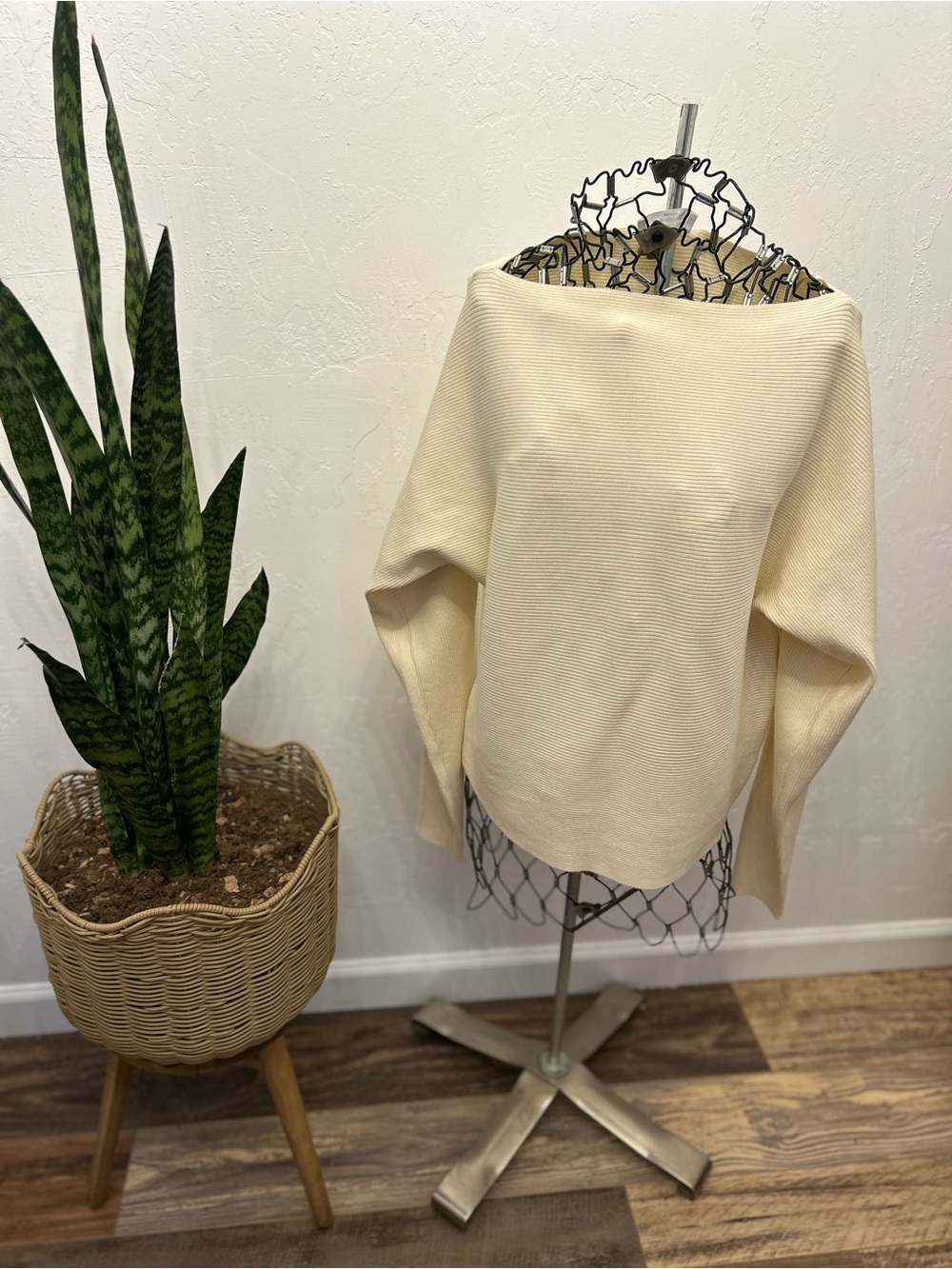 Double Zero Ivory Ribbed Boatneck‎ Sweater Medium NWT Minimalist Chic